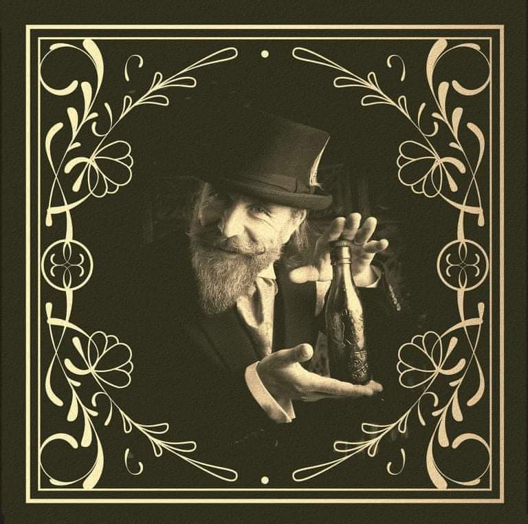 Stompin Thompson performing